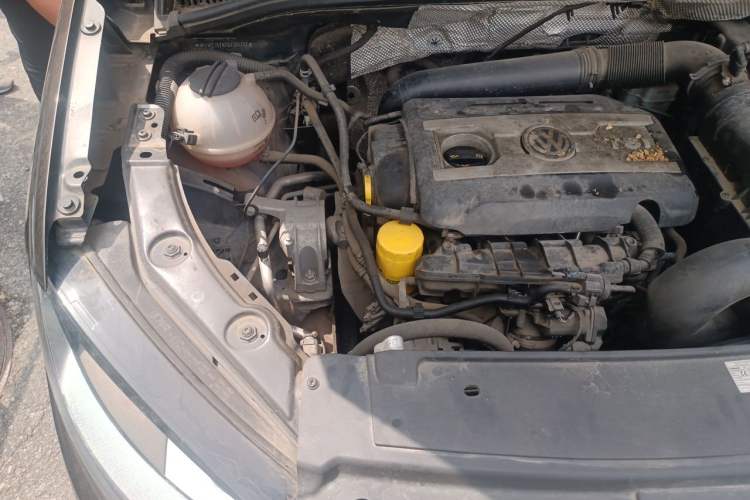 Used Volkswagen Sharan 2013 1.8TSI Standard Model Engine Bay Right