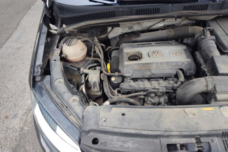 Used Volkswagen Sharan 2013 1.8TSI Standard Model Engine Bay Right