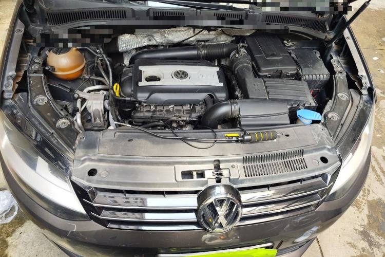 Used Volkswagen Sharan 2013 1.8TSI Comfort Model Euro IV Engine Bay