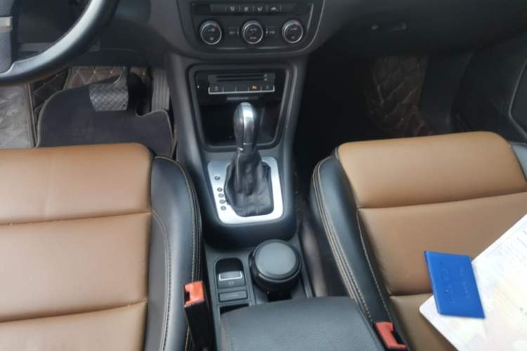 Used Volkswagen Sharan 2013 1.8TSI Standard Model Gear Lever