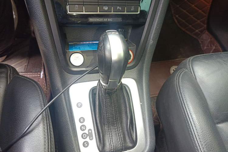 Used Volkswagen Sharan 2013 2.0 TSI Luxury Model Gear Lever