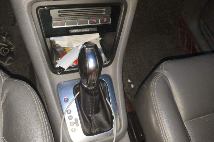 Used Volkswagen Sharan 2013 2.0 TSI Standard Model Gear Lever