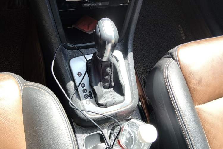 Used Volkswagen Sharan 2013 1.8TSI Comfort Model Euro IV Gear Lever