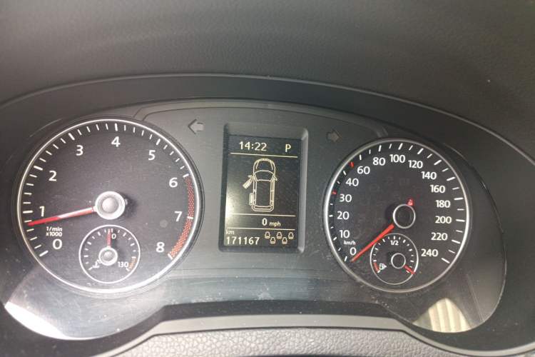 Used Volkswagen Sharan 2013 2.0 TSI Luxury Model Instrument Cluster