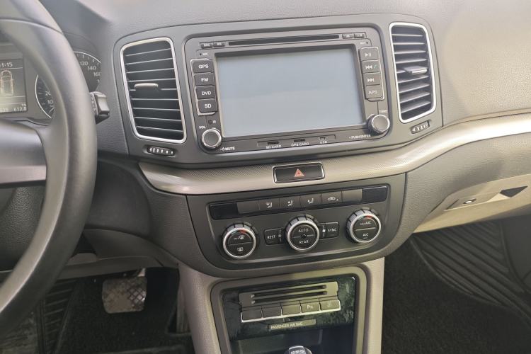 Used Volkswagen Sharan 2013 1.8TSI Standard Model Interior 4