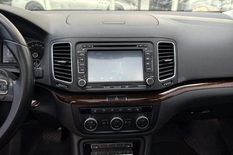Used Volkswagen Sharan 2013 1.8TSI Comfort Model Interior 5