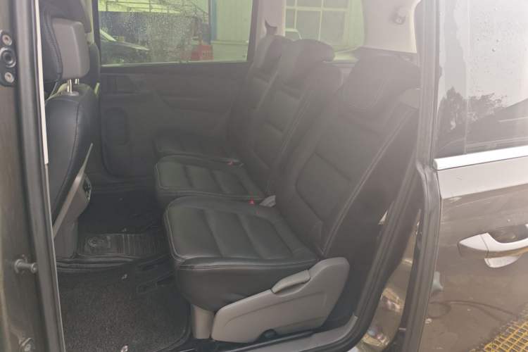 Used Volkswagen Sharan 2013 1.8TSI Standard Model Interior 8