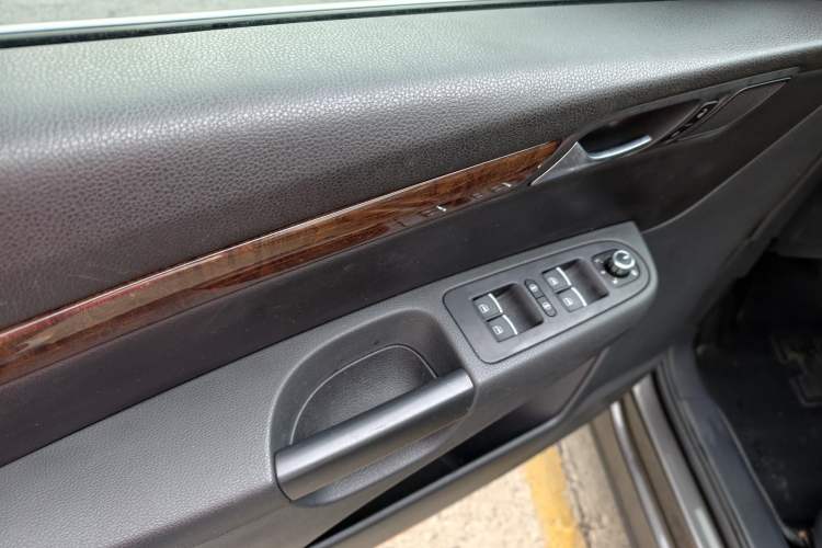 Used Volkswagen Sharan 2013 1.8TSI Comfort Model Interior 9