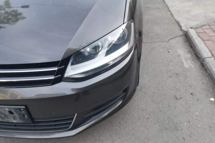 Used Volkswagen Sharan 2013 1.8TSI Standard Model Left Front Headlight