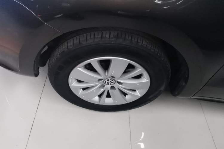 Used Volkswagen Sharan 2013 1.8TSI Standard Model Left Front Wheel Hub