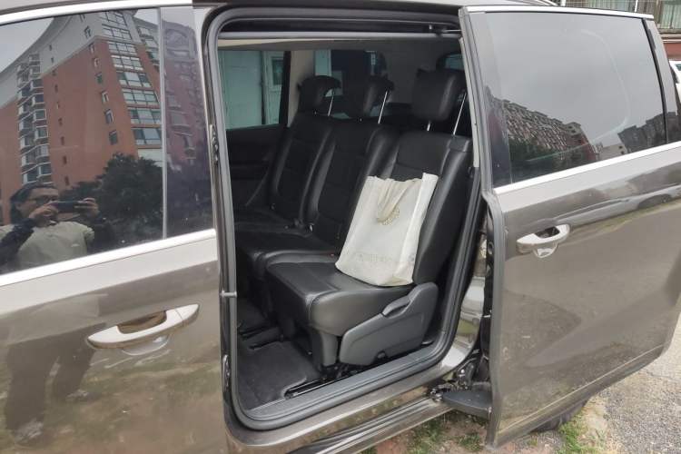 Used Volkswagen Sharan 2013 1.8TSI Standard Model Euro IV Left Rear Seat