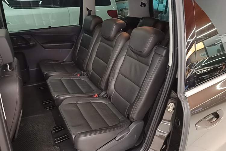Used Volkswagen Sharan 2013 1.8TSI Standard Model Left Rear Seat