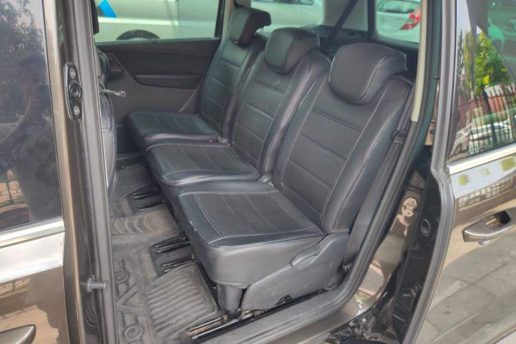 Used Volkswagen Sharan 2013 1.8TSI Standard Model Left Rear Seat
