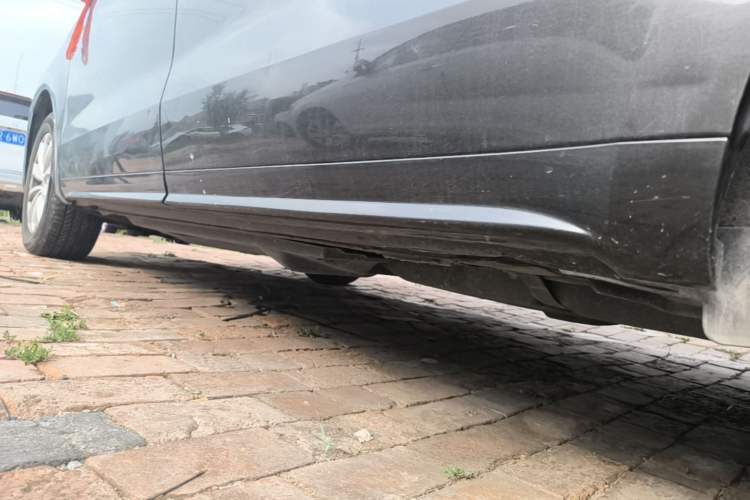 Used Volkswagen Sharan 2013 1.8TSI Standard Model Euro IV Left Side Sill