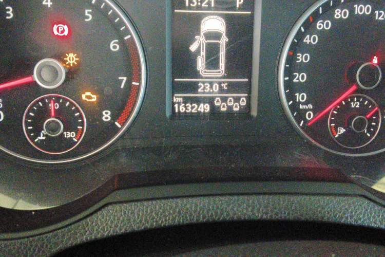 Used Volkswagen Sharan 2013 1.8TSI Comfort Model Odometer Close Up