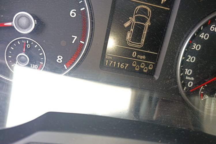 Used Volkswagen Sharan 2013 2.0 TSI Luxury Model Odometer Close Up