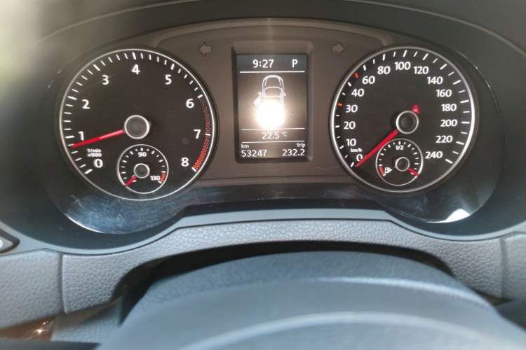 Used Volkswagen Sharan 2013 1.8TSI Standard Model Euro IV Odometer Close Up