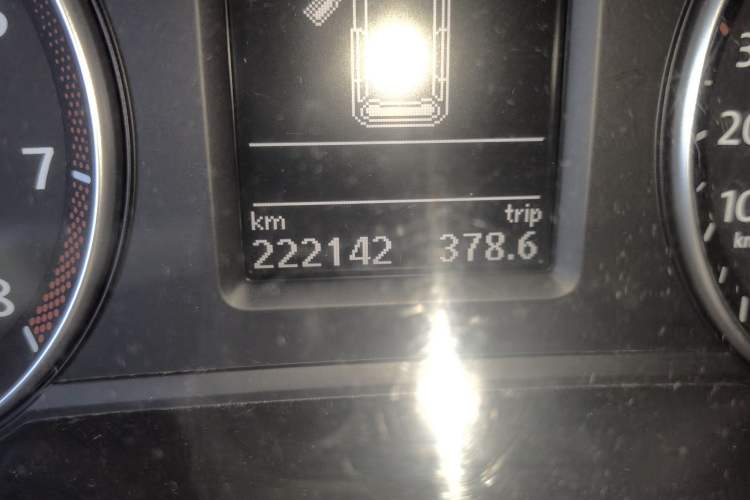 Used Volkswagen Sharan 2013 1.8TSI Comfort Model Euro IV Odometer Close Up