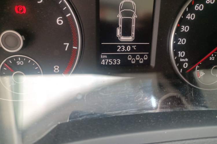 Used Volkswagen Sharan 2013 1.8TSI Standard Model Odometer Close Up