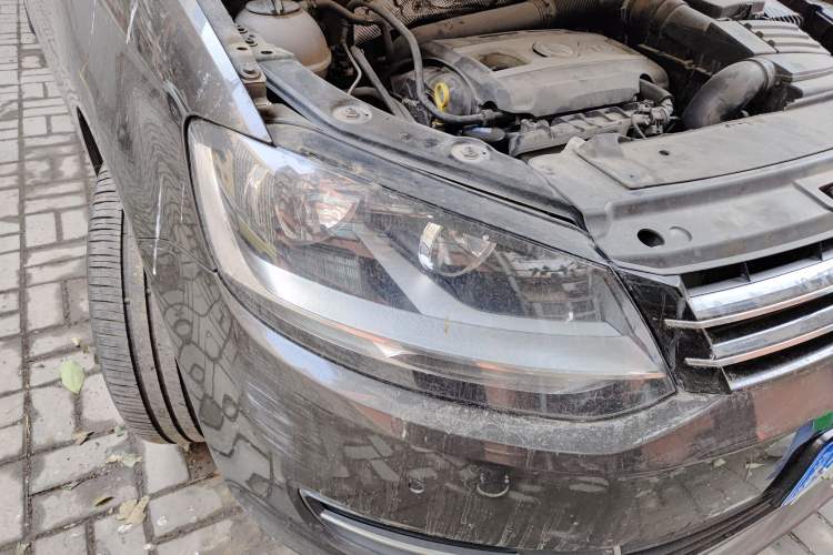 Used Volkswagen Sharan 2013 1.8TSI Standard Model Euro IV Right Front Headlight