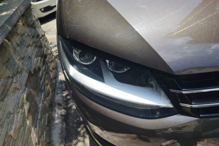 Used Volkswagen Sharan 2013 1.8TSI Standard Model Right Front Headlight