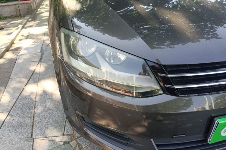 Used Volkswagen Sharan 2013 1.8TSI Standard Model Euro IV Right Front Headlight