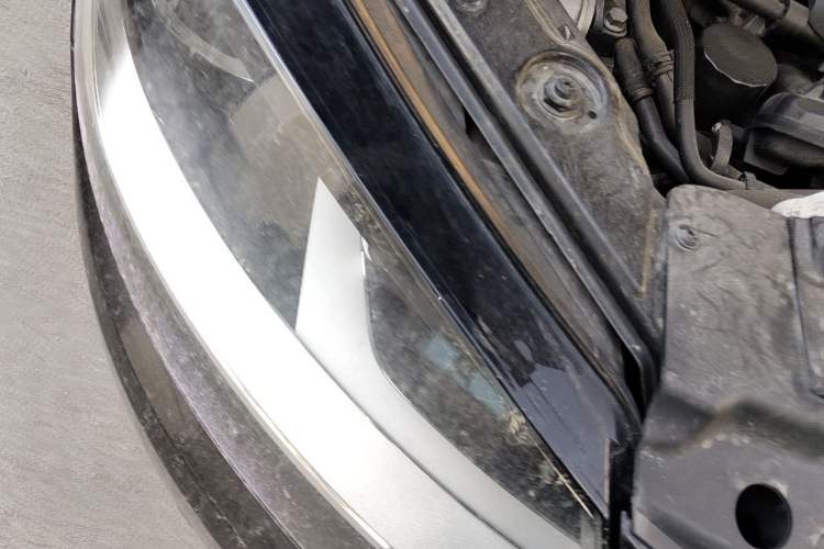 Used Volkswagen Sharan 2013 1.8TSI Comfort Model Euro IV Right Front Headlight