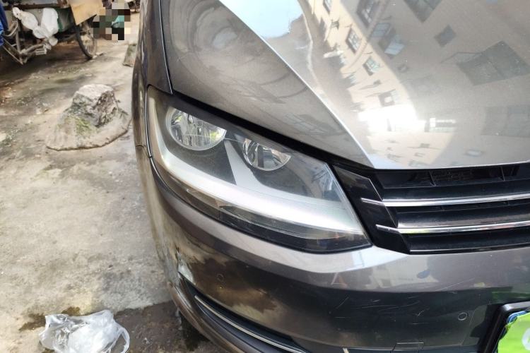 Used Volkswagen Sharan 2013 1.8TSI Comfort Model Euro IV Right Front Headlight