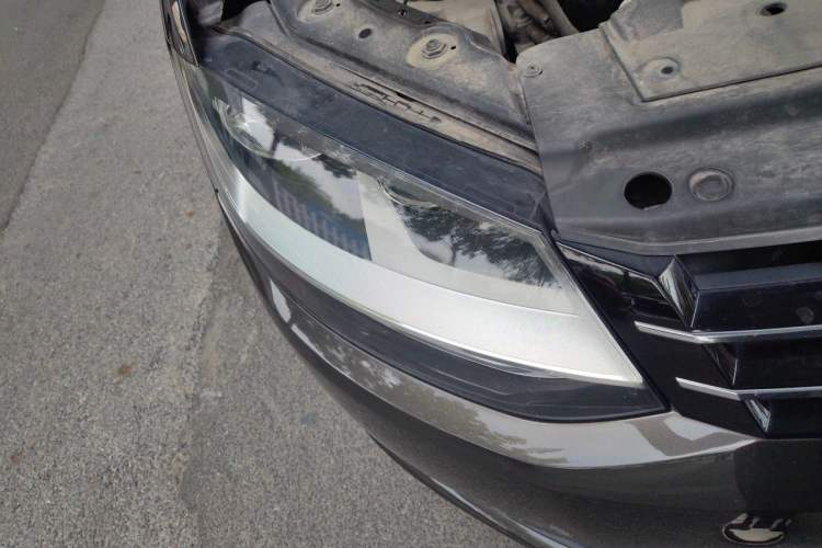 Used Volkswagen Sharan 2013 1.8TSI Standard Model Right Front Headlight