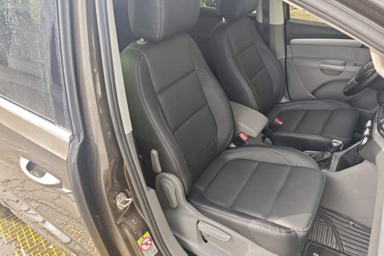 Used Volkswagen Sharan 2013 1.8TSI Standard Model Right Front Seat