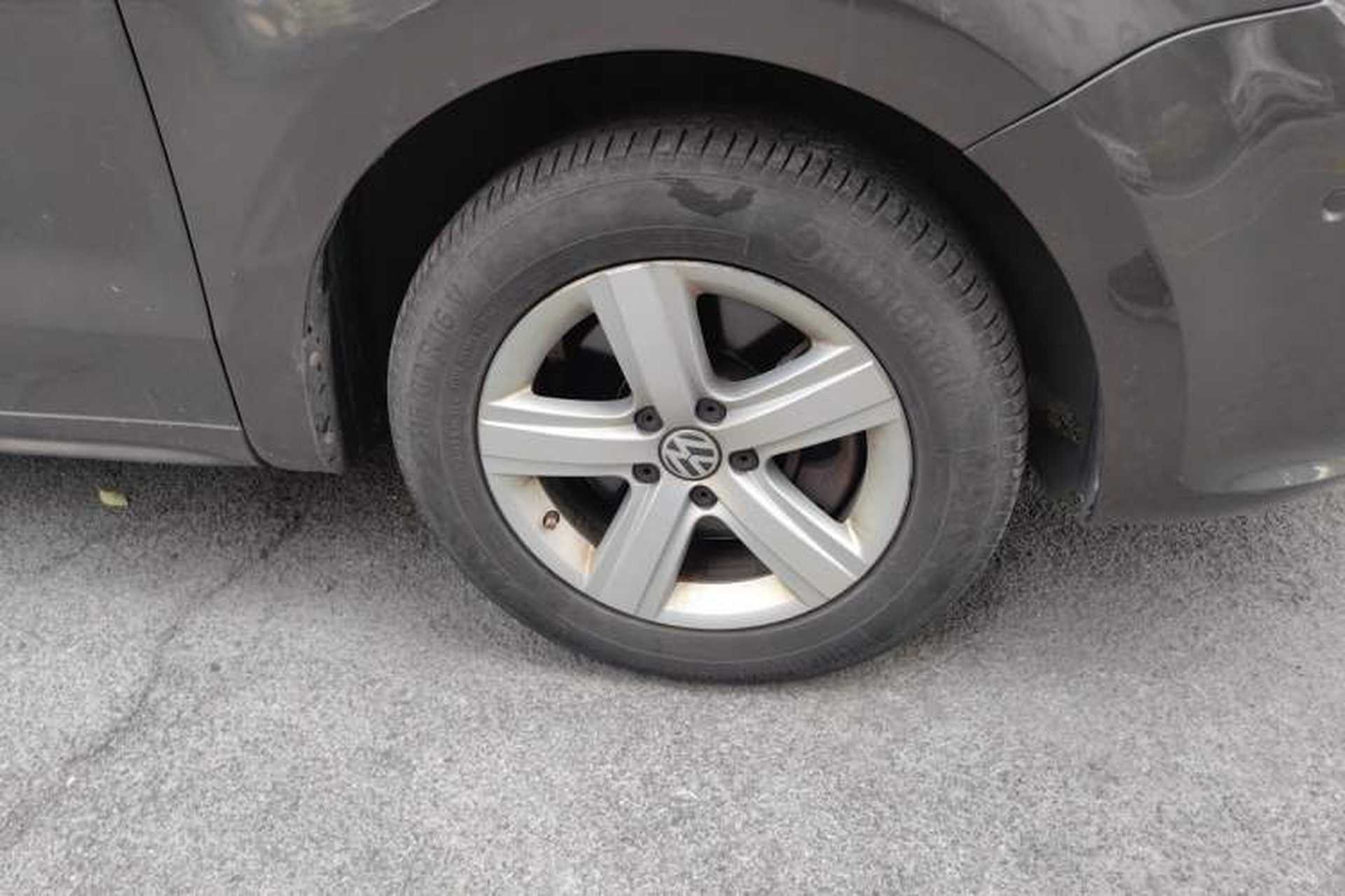 Used Volkswagen Sharan 2013 2.0 TSI Luxury Model Right Front Wheel Hub