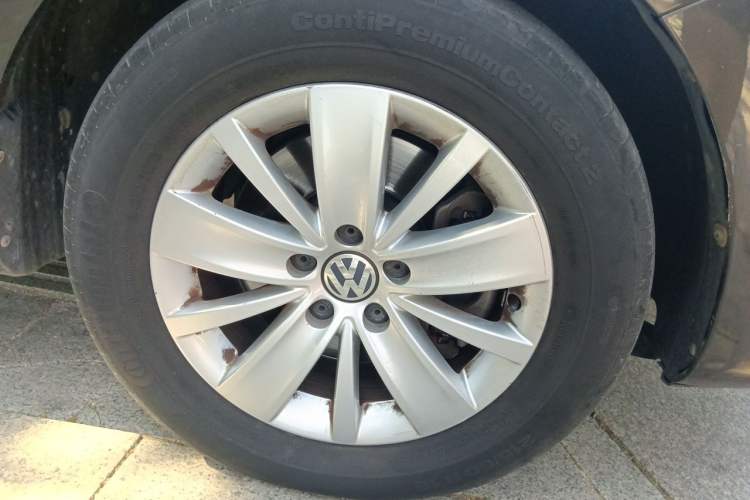 Used Volkswagen Sharan 2013 1.8TSI Standard Model Euro IV Right Front Wheel Hub
