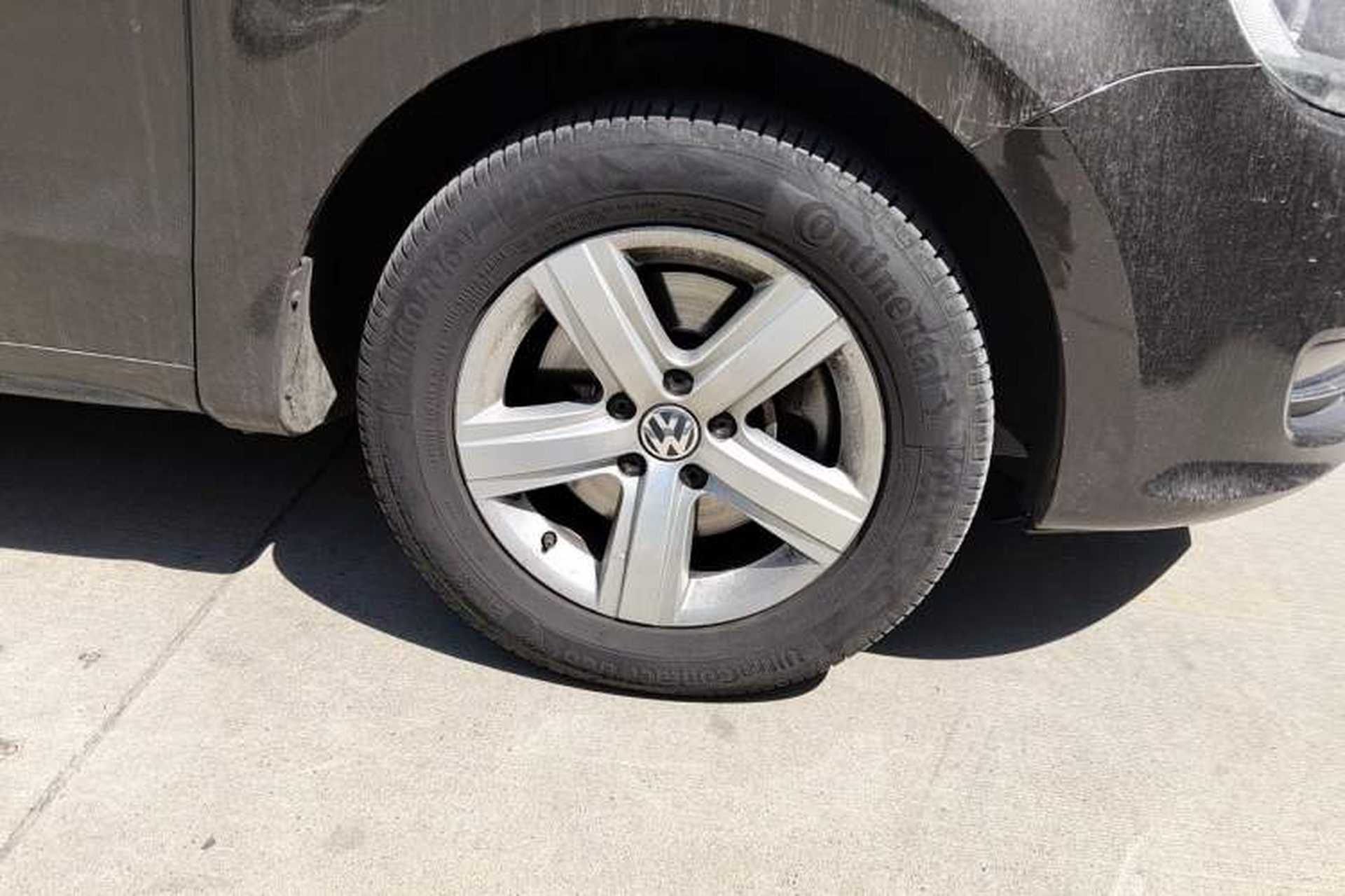 Used Volkswagen Sharan 2013 1.8TSI Comfort Model Euro IV Right Front Wheel Hub