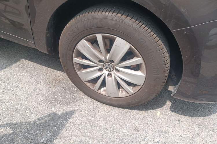 Used Volkswagen Sharan 2013 1.8TSI Standard Model Right Front Wheel Hub