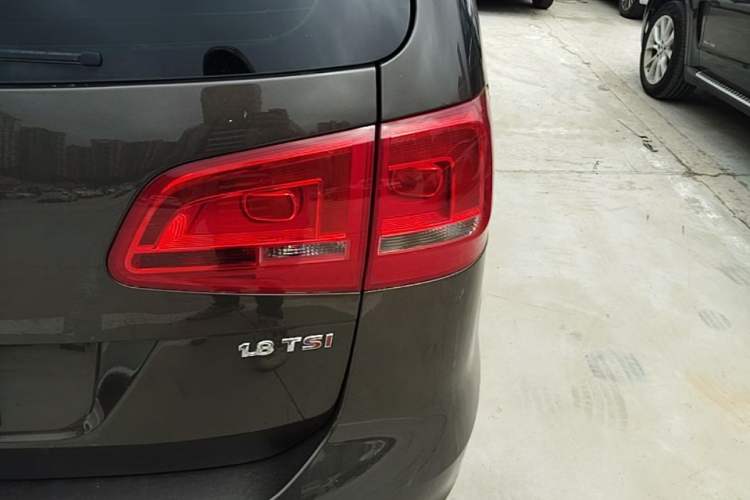 Used Volkswagen Sharan 2013 1.8TSI Standard Model Right Rear Taillight