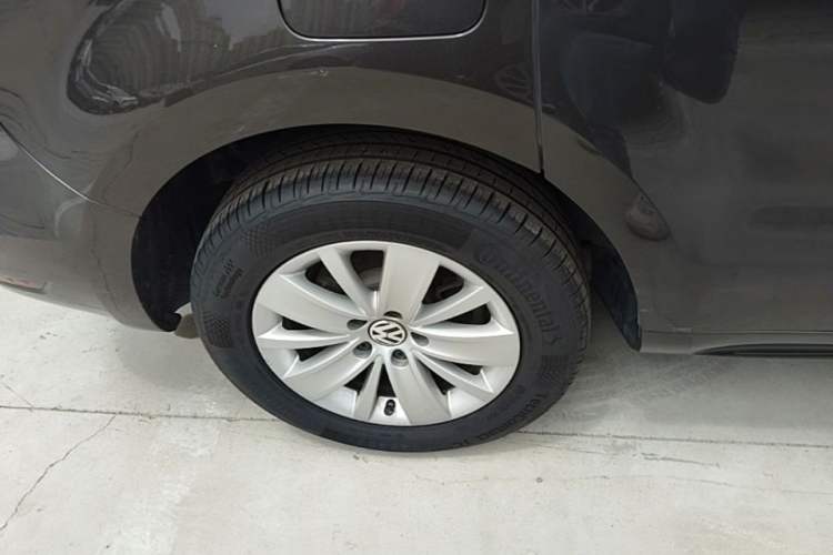 Used Volkswagen Sharan 2013 1.8TSI Standard Model Right Rear Wheel Hub
