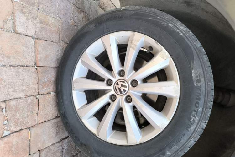 Used Volkswagen Sharan 2013 1.8TSI Standard Model Euro IV Right Rear Wheel Hub