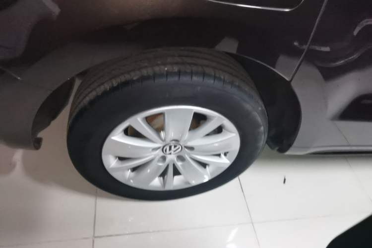 Used Volkswagen Sharan 2013 1.8TSI Standard Model Right Rear Wheel Hub