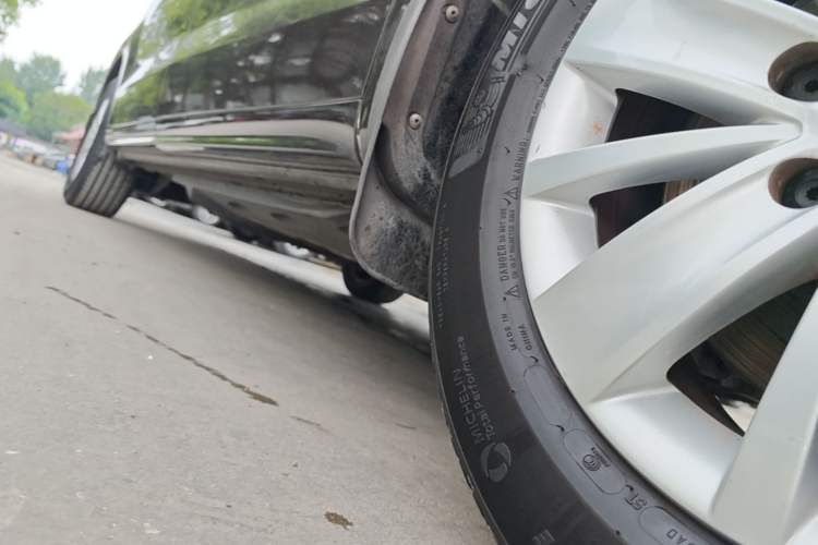 Used Volkswagen Sharan 2013 1.8TSI Standard Model Right Side Sill