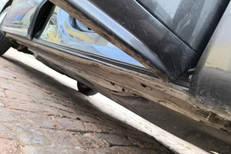Used Volkswagen Sharan 2013 1.8TSI Standard Model Euro IV Right Side Sill