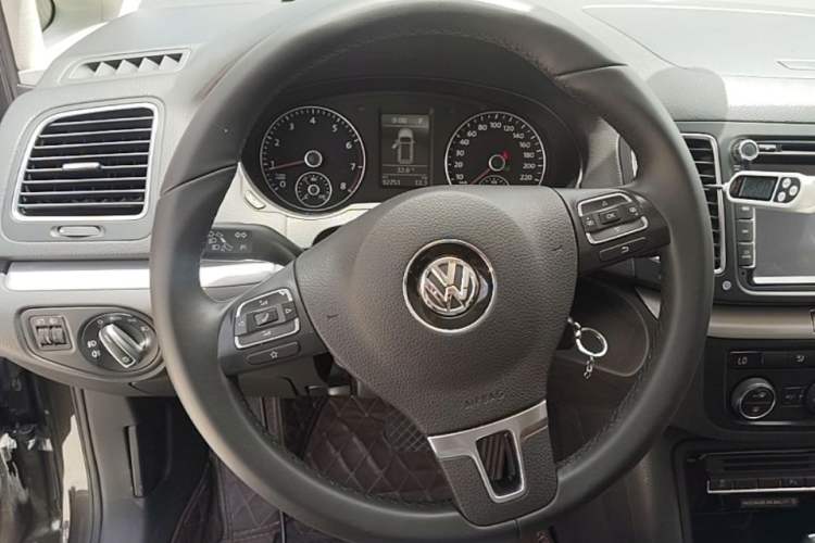 Used Volkswagen Sharan 2013 1.8TSI Standard Model Steering Wheel
