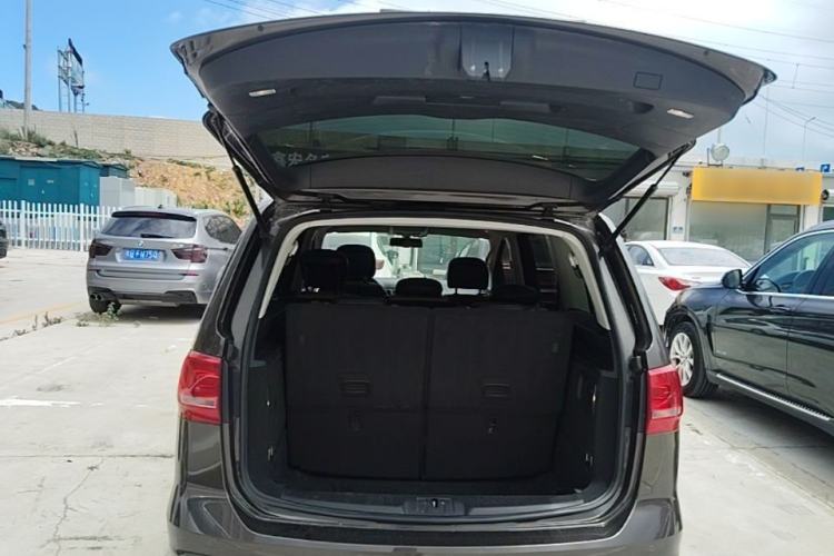 Used Volkswagen Sharan 2013 1.8TSI Standard Model Trunk