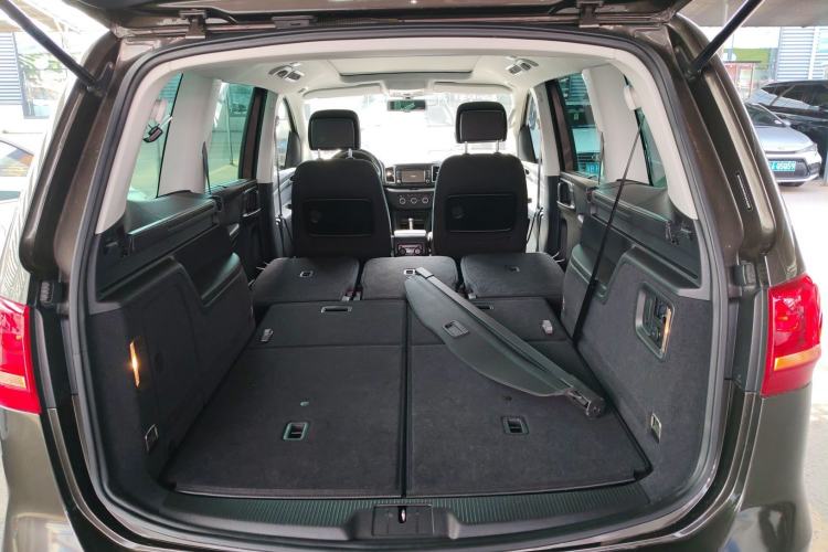 Used Volkswagen Sharan 2013 2.0 TSI Standard Model Trunk