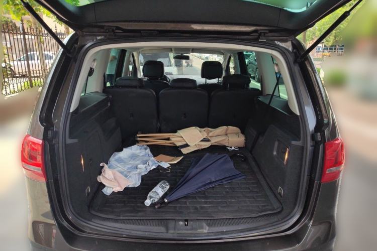 Used Volkswagen Sharan 2013 1.8TSI Standard Model Trunk