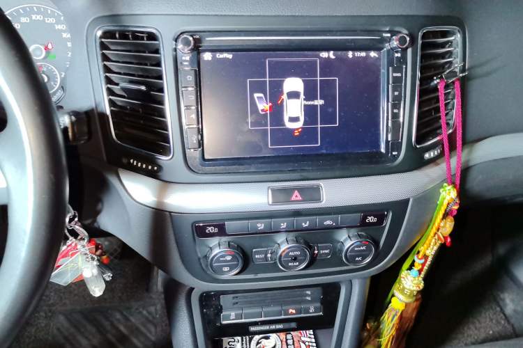 Used Volkswagen Sharan 2013 2.0 TSI Standard Model Audio And AC Panel
