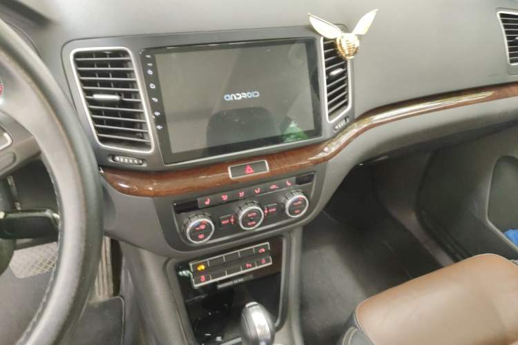 Used Volkswagen Sharan 2013 1.8TSI Comfort Model Audio And AC Panel