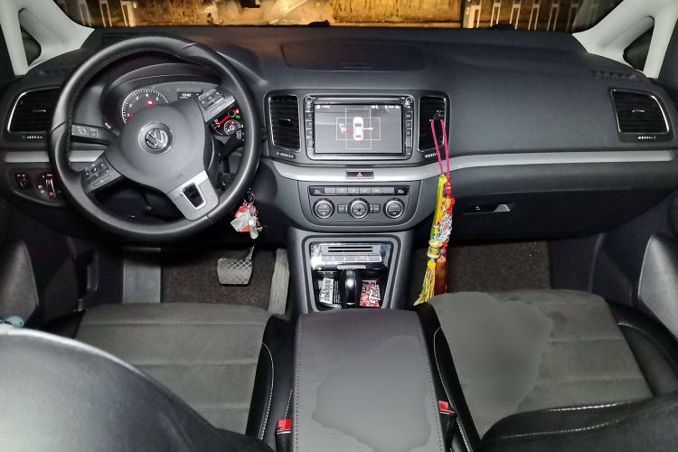 Used Volkswagen Sharan 2013 2.0 TSI Standard Model Center Console
