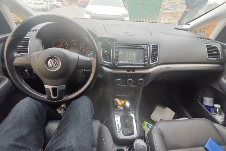 Used Volkswagen Sharan 2013 1.8TSI Standard Model Euro IV Center Console
