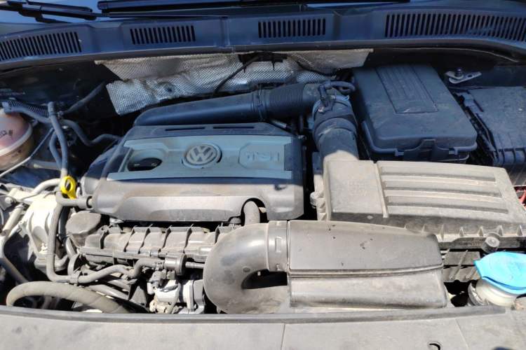 Used Volkswagen Sharan 2013 1.8TSI Standard Model Engine Bay