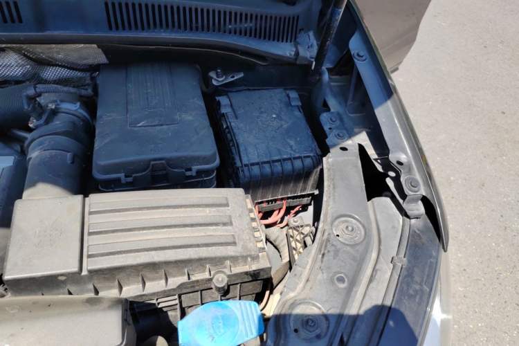 Used Volkswagen Sharan 2013 1.8TSI Standard Model Engine Bay Left